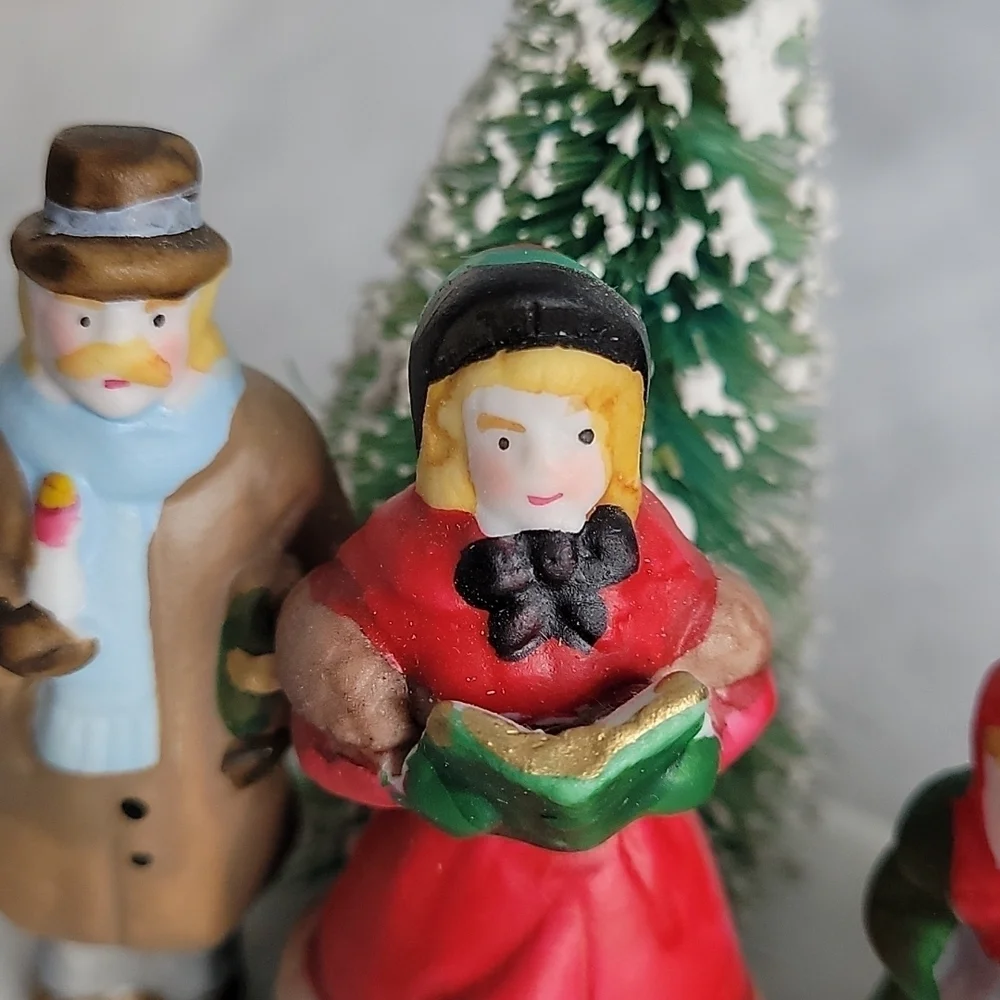 Vintage 1995 Lemax Dickensvale Porcelain Group Carollers Style 53134